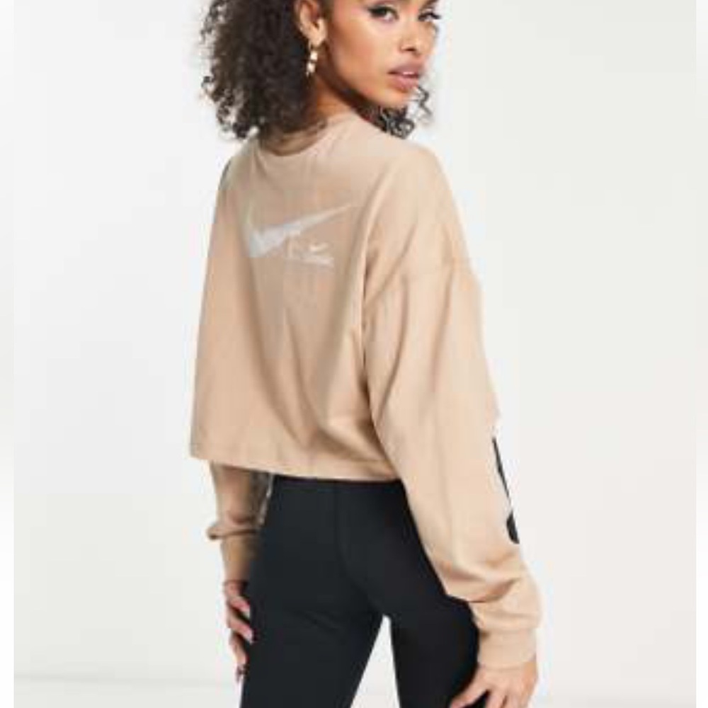 Nike Swish Cropped Long Sleeve